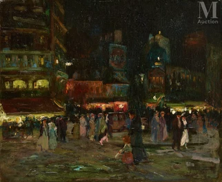 Les passants à Paris le soir